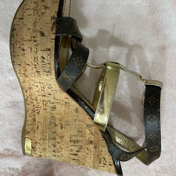 Louis Vuitton cork platform wedges, gold and brown leather heels. Size 37 - Picture 4 of 16